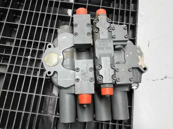 7#4388 Distributore Rexroth 8048871 in vendita - foto 2