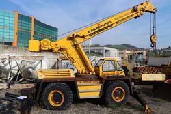 Locatelli mobile crane - Lot 3054 (Auction 4392)