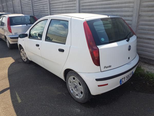 1174#4393 Autocarro Fiat Punto Van in vendita - foto 2