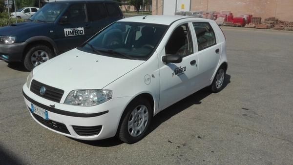1181#4393 Autocarro Fiat Punto Van in vendita - foto 2