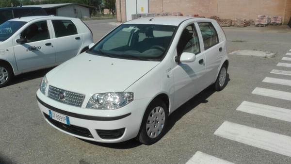 1208#4393 Autocarro Fiat Punto Van in vendita - foto 2