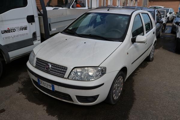 1209#4393 Autocarro Fiat Punto Van in vendita - foto 1