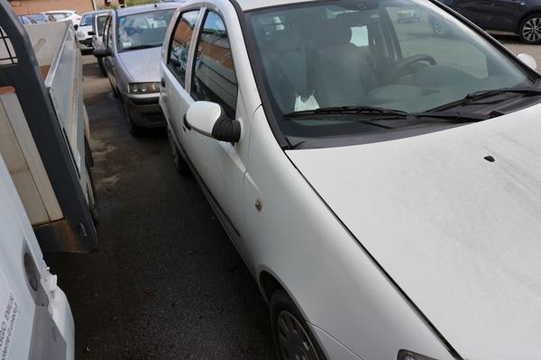 1209#4393 Autocarro Fiat Punto Van in vendita - foto 8