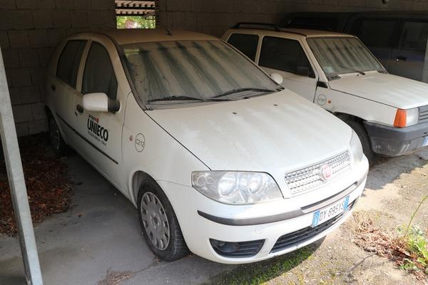 1212#4393 Autocarro Fiat Punto Van in vendita - foto 1