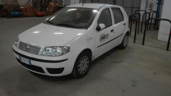 1212#4393 Autocarro Fiat Punto Van in vendita - foto 3