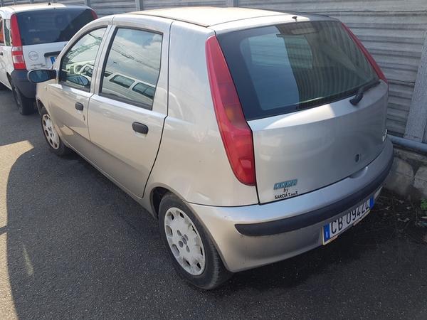 2007#4393 Autocarro Fiat Punto in vendita - foto 3