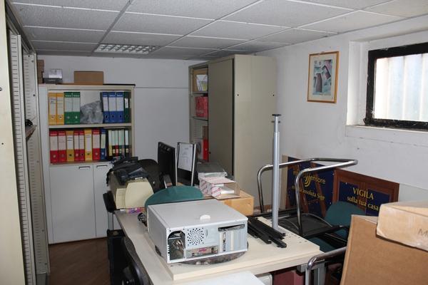 48#4410 Attrezzatura e arredi da ufficio in vendita - foto 1