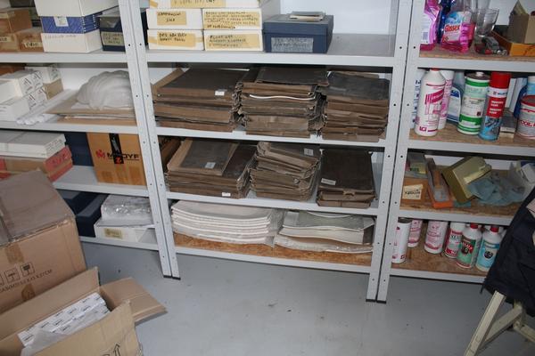 62#4410 Scaffalatura e stampi per vetro in vendita - foto 4