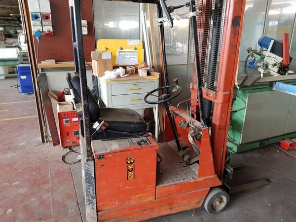 Carrelli elevatori in vendita