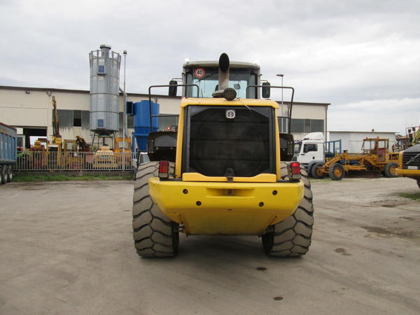 23#4419 Pala gommata New Holland W270B in vendita - foto 5