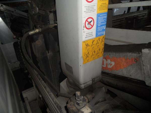 17#4426 Autocarro Renault Mascott con gru in vendita - foto 11
