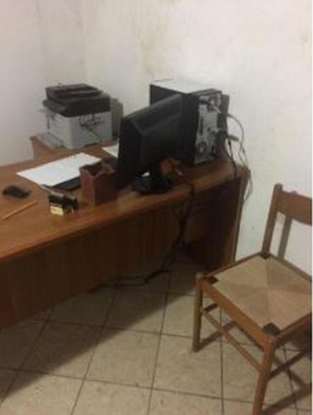 56#44310 Arredi e attrezzature da ufficio in vendita - foto 2