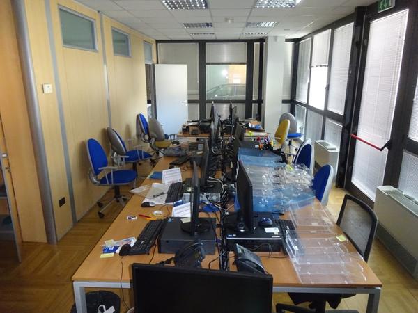 1#4436 Arredi e attrezzature per ufficio in vendita - foto 2