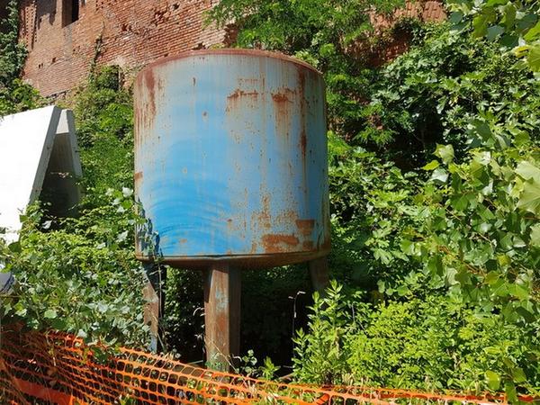 7#4446 Silos per olio idraulico Aragona in vendita - foto 1