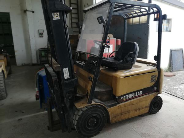 Carrelli elevatori in vendita