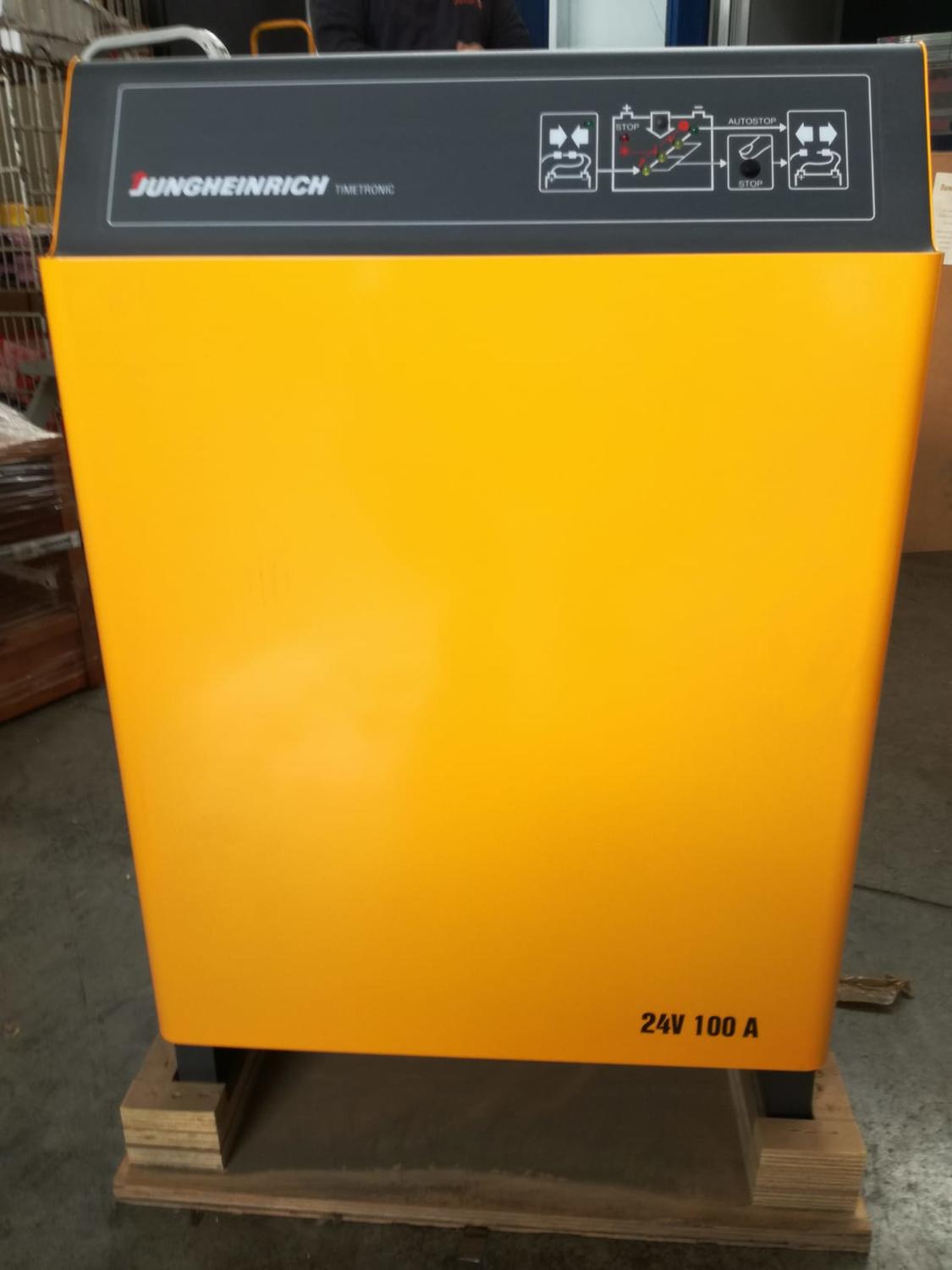 Lot Jungheinrich battery charger