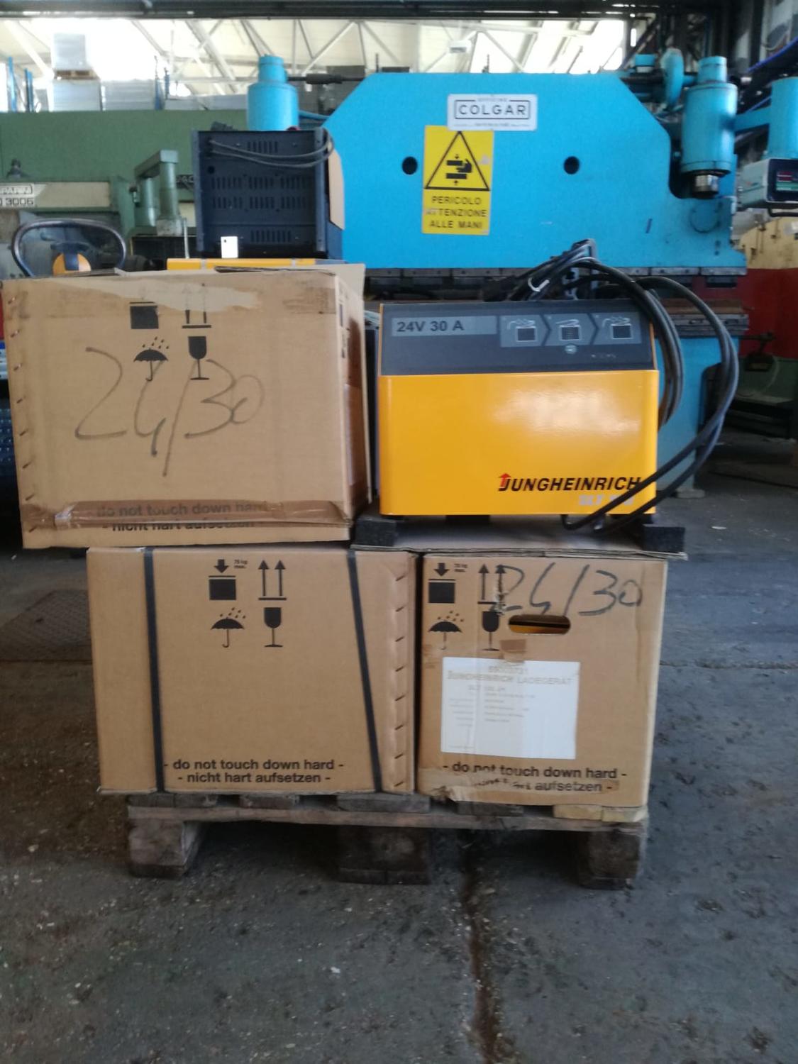 Lot Jungheinrich battery charger