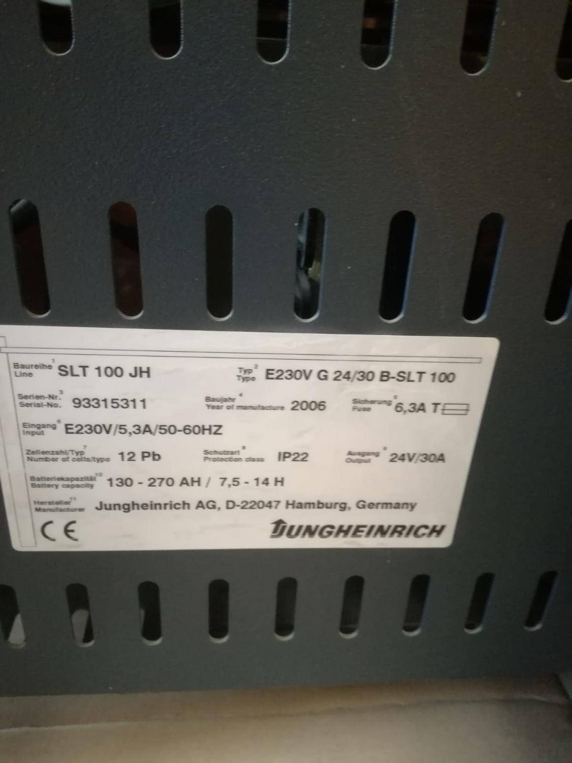 Lot Jungheinrich battery charger