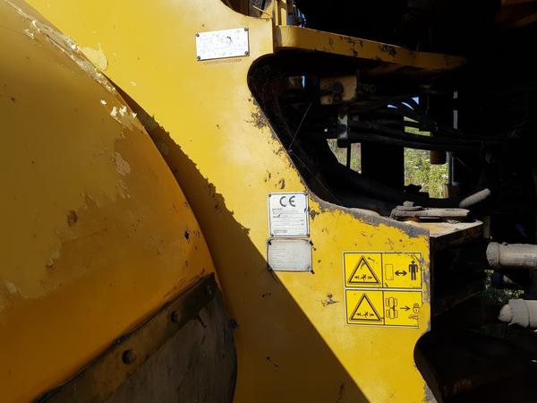 27#4479 Pala gommata con accessori Caterpillar in vendita - foto 9