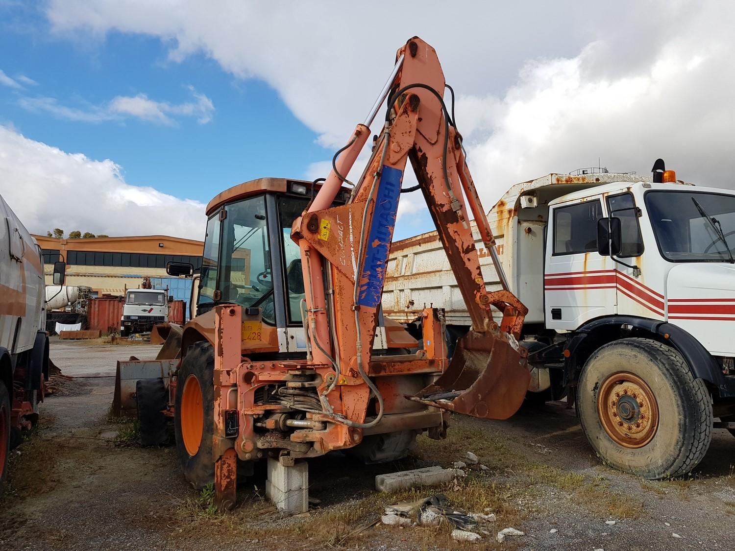 Lot Hitachi wheeled backhoe loader
