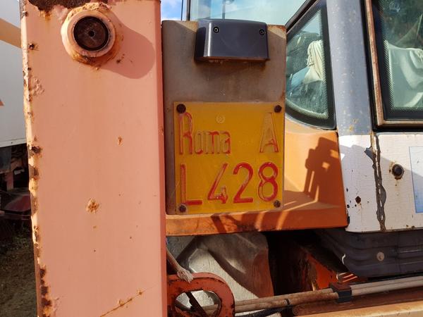 55#4479 Terna gommata Hitachi in vendita - foto 4