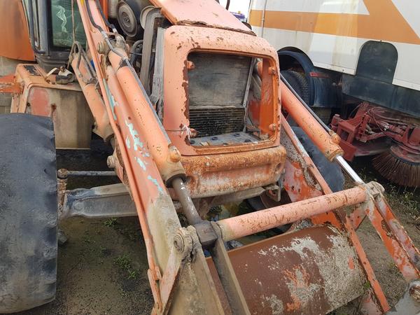 55#4479 Terna gommata Hitachi in vendita - foto 7