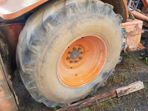 55#4479 Terna gommata Hitachi in vendita - foto 10