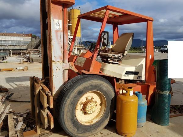 56#4479 Ruspa cingolata Caterpillar e carrello elevatore Manitou in vendita - foto 12