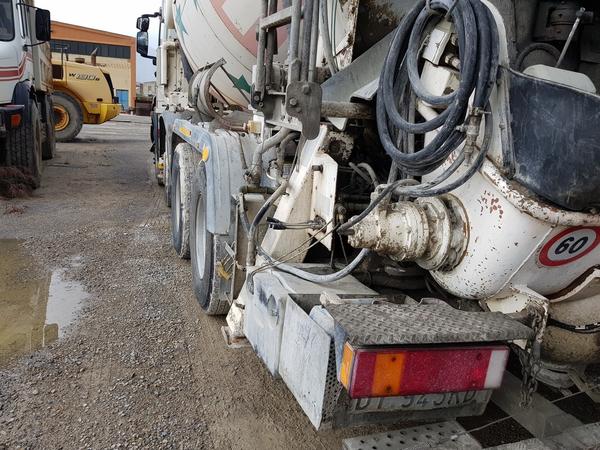 61#4479 Betonpompa Iveco Trakker in vendita - foto 8