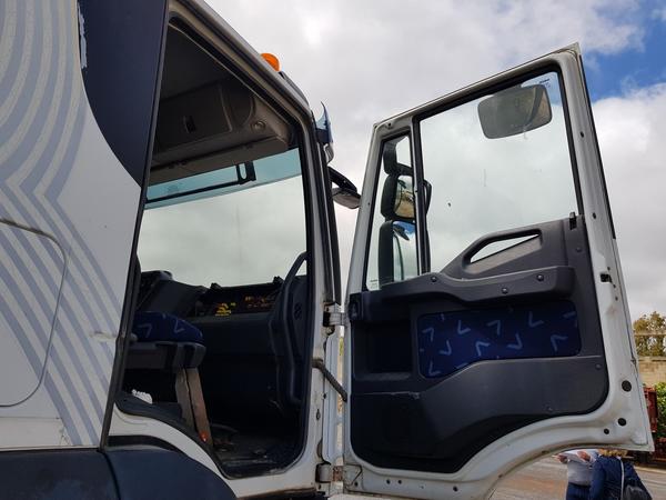 64#4479 Trattore Iveco con semirimorchio Minerva in vendita - foto 19