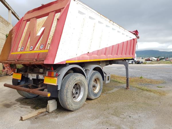 64#4479 Trattore Iveco con semirimorchio Minerva in vendita - foto 26