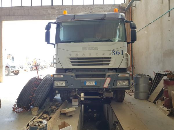 66#4479 Trattore Iveco Trakker con semirimorchio Adige in vendita - foto 2