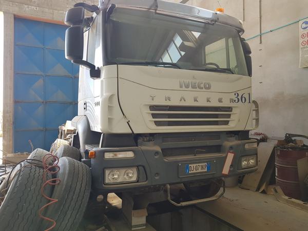66#4479 Trattore Iveco Trakker con semirimorchio Adige in vendita - foto 3