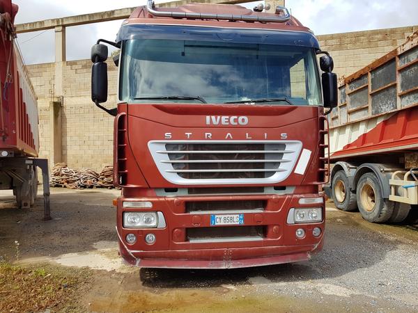 70#4479 Trattore stradale Iveco Stralis con semirimorchi in vendita - foto 2