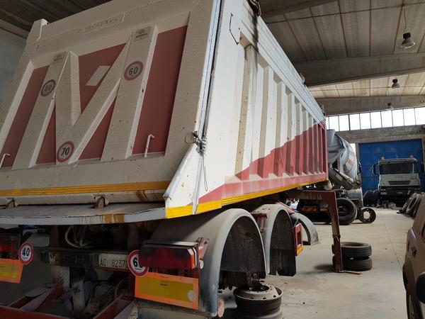 71#4479 Trattore Iveco Stralis con semirimorchio Minerva in vendita - foto 32