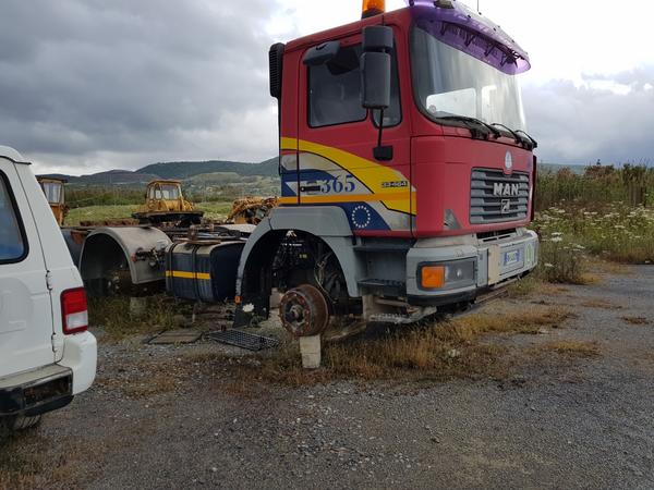 74#4479 Trattore Man e spazzatrice Mercedes in vendita - foto 3