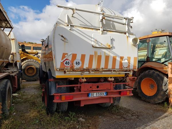 74#4479 Trattore Man e spazzatrice Mercedes in vendita - foto 15