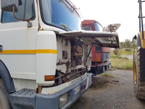 74#4479 Trattore Man e spazzatrice Mercedes in vendita - foto 21