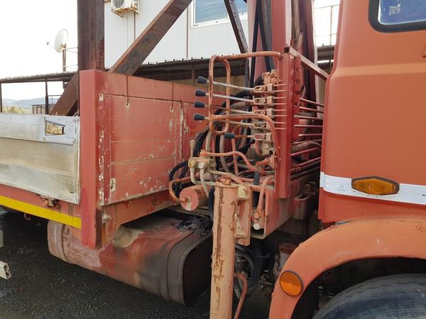 74#4479 Trattore Man e spazzatrice Mercedes in vendita - foto 34