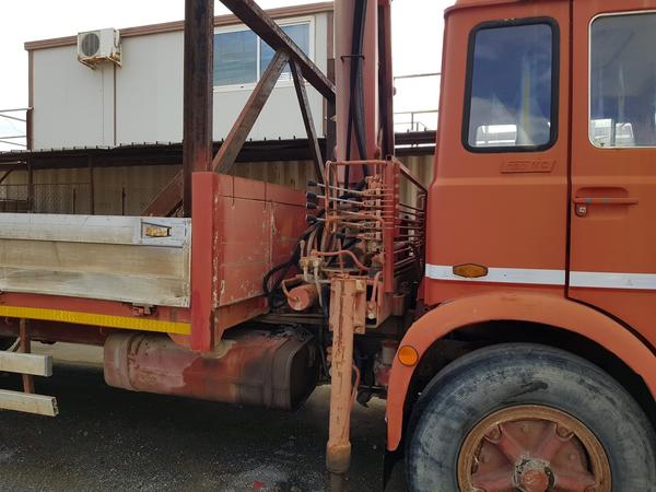 74#4479 Trattore Man e spazzatrice Mercedes in vendita - foto 44