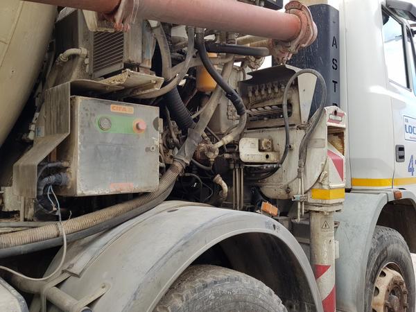 75#4479 Betoniera Iveco Eurotrakker e betonpompa in vendita - foto 15