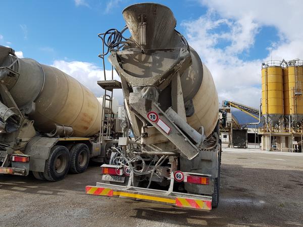 75#4479 Betoniera Iveco Eurotrakker e betonpompa in vendita - foto 39
