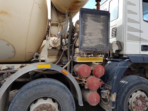75#4479 Betoniera Iveco Eurotrakker e betonpompa in vendita - foto 44