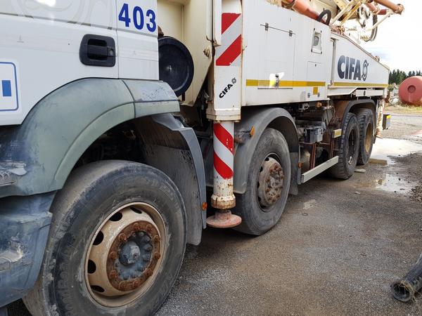 81#4479 Pompa per calcestruzzo Iveco Euro Trakker in vendita - foto 4