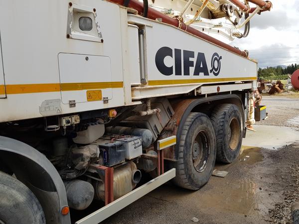 81#4479 Pompa per calcestruzzo Iveco Euro Trakker in vendita - foto 8
