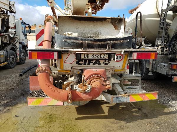 81#4479 Pompa per calcestruzzo Iveco Euro Trakker in vendita - foto 9