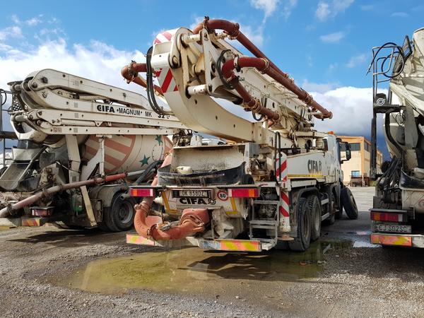 81#4479 Pompa per calcestruzzo Iveco Euro Trakker in vendita - foto 12