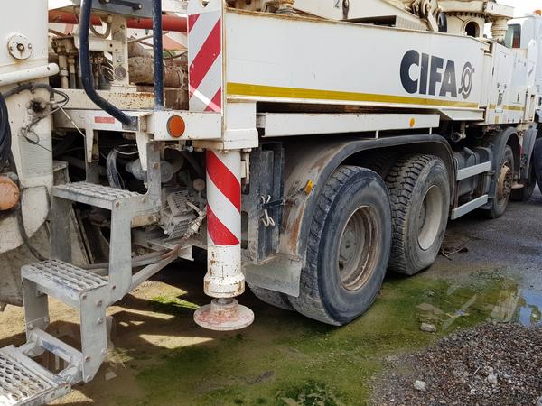 81#4479 Pompa per calcestruzzo Iveco Euro Trakker in vendita - foto 13
