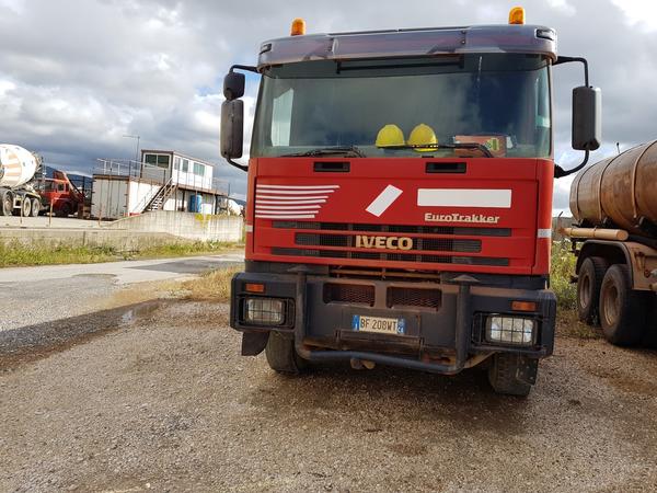 85#4479 Autocisterne Iveco e autocarro Daily in vendita - foto 1