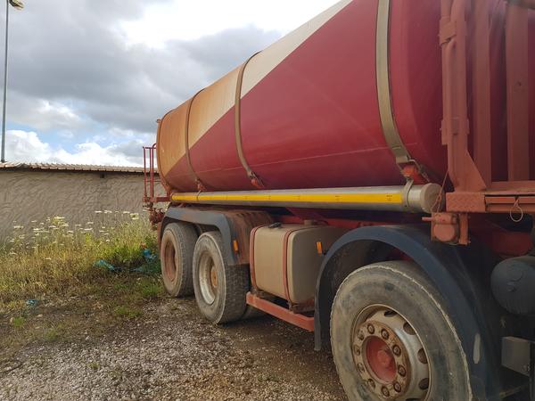 85#4479 Autocisterne Iveco e autocarro Daily in vendita - foto 4